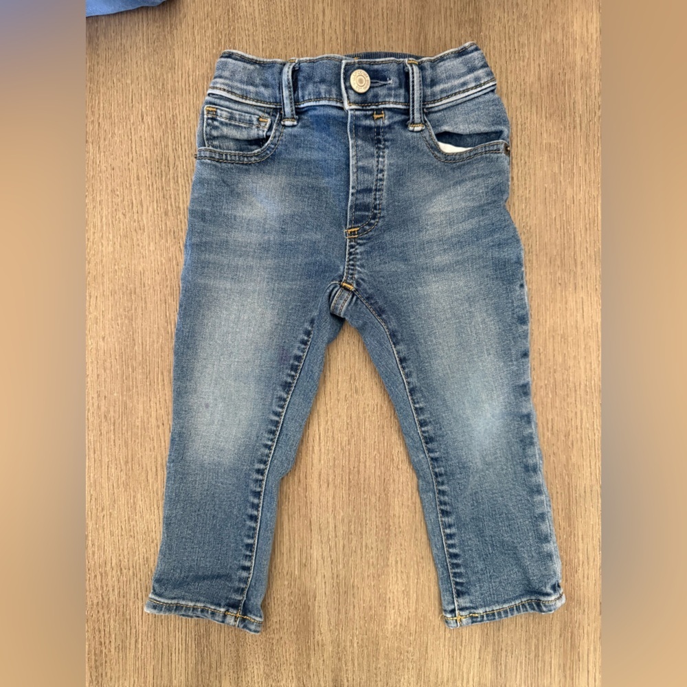 GAP Toddler Boys Jeans Trio - Picture 9 of 11